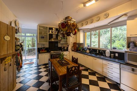 Casa de condomínio à venda com 1000m², 4 quartos e 3 vagas Casa de condomínio à venda com 1000m², 4 quartos e 3 vagasCozinha