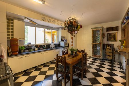 Casa de condomínio à venda com 1000m², 4 quartos e 3 vagas Casa de condomínio à venda com 1000m², 4 quartos e 3 vagasCozinha