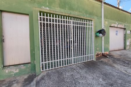 Casa à venda com 220m², 5 quartos e 5 vagasFachada