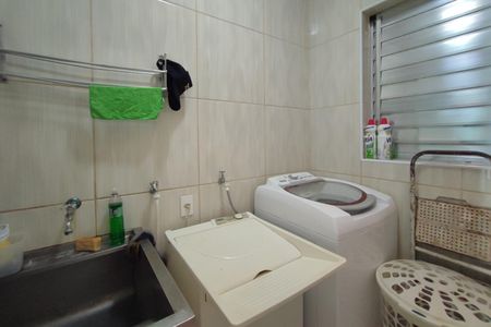 Casa à venda com 220m², 5 quartos e 5 vagasÁrea de Serviço