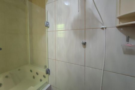 Casa à venda com 220m², 5 quartos e 5 vagasBanheiro Suíte