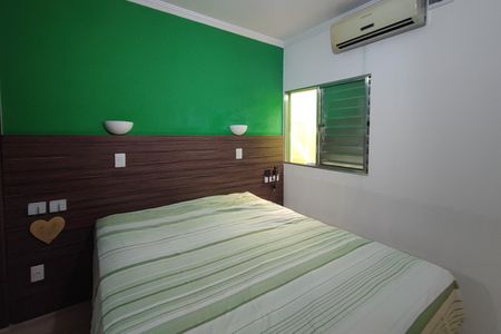 Casa à venda com 220m², 5 quartos e 5 vagasQuarto Suíte