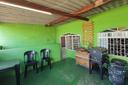 Casa à venda com 220m², 5 quartos e 5 vagasCasa 2 - Área de Serviço