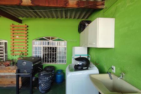 Casa à venda com 220m², 5 quartos e 5 vagasCasa 2 - Área de Serviço