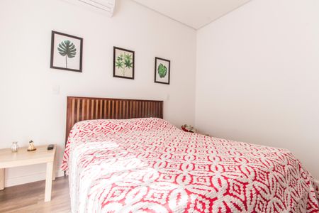Casa de condomínio à venda com 280m², 3 quartos e 4 vagas Casa de condomínio à venda com 280m², 3 quartos e 4 vagasSuíte 2