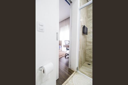 Casa de condomínio à venda com 280m², 3 quartos e 4 vagas Casa de condomínio à venda com 280m², 3 quartos e 4 vagasBanheiro da Suíte