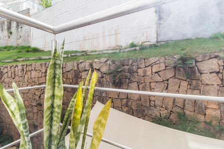 Casa de condomínio à venda com 280m², 3 quartos e 4 vagas Casa de condomínio à venda com 280m², 3 quartos e 4 vagasVaranda