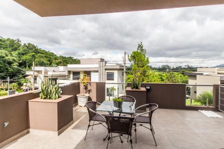 Casa de condomínio à venda com 280m², 3 quartos e 4 vagas Casa de condomínio à venda com 280m², 3 quartos e 4 vagasVista da Sala