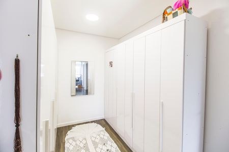 Casa de condomínio à venda com 280m², 3 quartos e 4 vagas Casa de condomínio à venda com 280m², 3 quartos e 4 vagasCloset da suíte 1