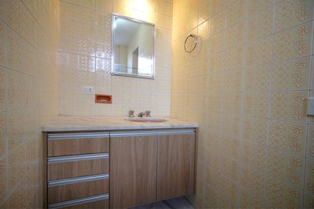 Apartamento à venda com 130m², 3 quartos e 2 vagasBanheiro da Suíte