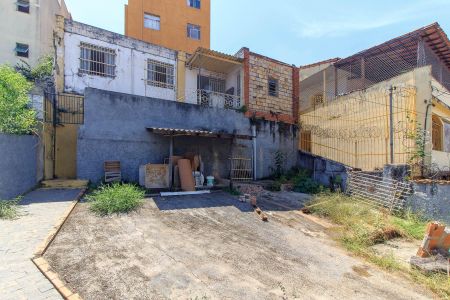 Casa à venda com 57m², 2 quartos e 4 vagas Casa à venda com 57m², 2 quartos e 4 vagasFoto 03
