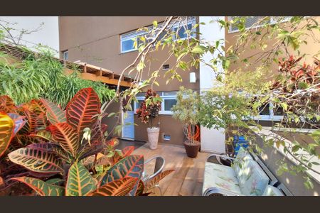 Apartamento para alugar com 232m², 3 quartos e 4 vagas Apartamento para alugar com 232m², 3 quartos e 4 vagasVaranda