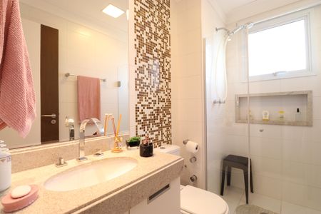 Apartamento para alugar com 232m², 3 quartos e 4 vagasBanheiro da Suíte 1