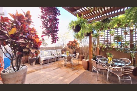 Apartamento para alugar com 232m², 3 quartos e 4 vagas Apartamento para alugar com 232m², 3 quartos e 4 vagasVaranda