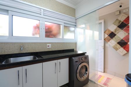 Apartamento para alugar com 232m², 3 quartos e 4 vagasÁrea de Serviço