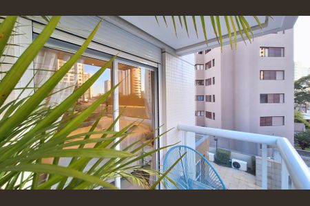 Apartamento para alugar com 232m², 3 quartos e 4 vagas Apartamento para alugar com 232m², 3 quartos e 4 vagasVaranda da Suíte 2