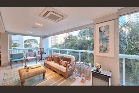 Apartamento para alugar com 232m², 3 quartos e 4 vagas Apartamento para alugar com 232m², 3 quartos e 4 vagasSala