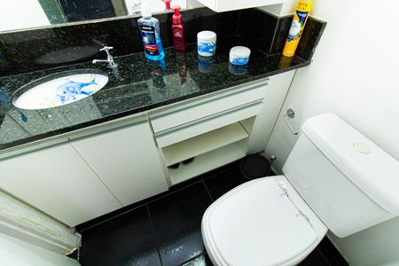 Apartamento à venda com 48m², 2 quartos e 1 vaga Apartamento à venda com 48m², 2 quartos e 1 vagaBanheiro da Suíte