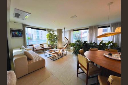 Apartamento à venda com 218m², 3 quartos e 4 vagas