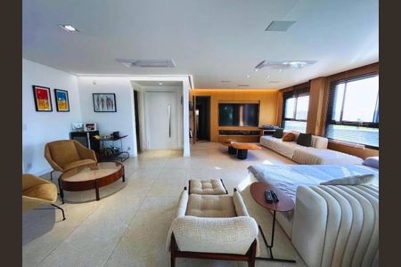 Apartamento à venda com 218m², 3 quartos e 4 vagas