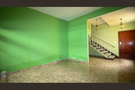 Casa à venda com 203m², 2 quartos e 2 vagas Casa à venda com 203m², 2 quartos e 2 vagasSala