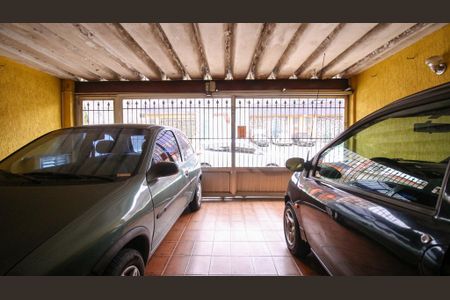 Casa à venda com 203m², 2 quartos e 2 vagas Casa à venda com 203m², 2 quartos e 2 vagasÁrea comum