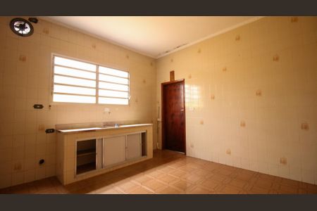 Casa à venda com 203m², 2 quartos e 2 vagas Casa à venda com 203m², 2 quartos e 2 vagasCozinha