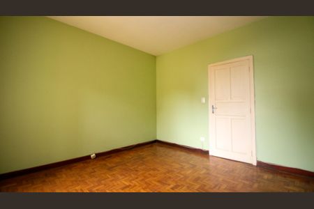 Casa à venda com 203m², 2 quartos e 2 vagas Casa à venda com 203m², 2 quartos e 2 vagasQuarto 2