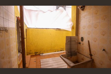 Casa à venda com 203m², 2 quartos e 2 vagas Casa à venda com 203m², 2 quartos e 2 vagasLavanderia