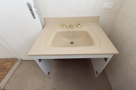 Casa à venda com 215m², 3 quartos e 2 vagas Casa à venda com 215m², 3 quartos e 2 vagasBanheiro da Suíte