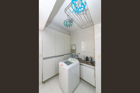 Apartamento à venda com 107m², 3 quartos e 1 vagaÁrea de Serviço