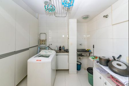 Apartamento à venda com 107m², 3 quartos e 1 vagaÁrea de Serviço