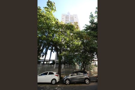 Apartamento à venda com 90m², 1 quarto e 2 vagas Apartamento à venda com 90m², 1 quarto e 2 vagasFachada