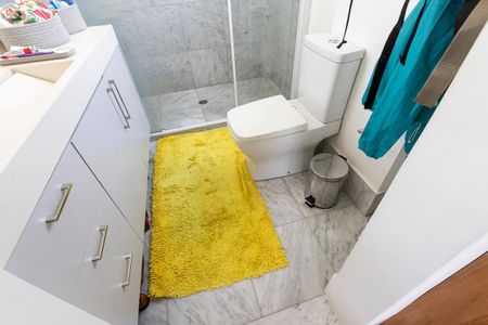 Apartamento à venda com 100m², 2 quartos e 1 vaga Apartamento à venda com 100m², 2 quartos e 1 vagaBanheiro da Suíte