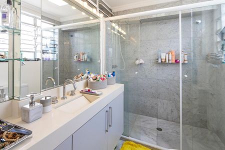 Apartamento à venda com 100m², 2 quartos e 1 vaga Apartamento à venda com 100m², 2 quartos e 1 vagaBanheiro da Suíte