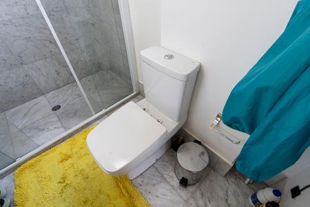 Apartamento à venda com 100m², 2 quartos e 1 vaga Apartamento à venda com 100m², 2 quartos e 1 vagaBanheiro da Suíte