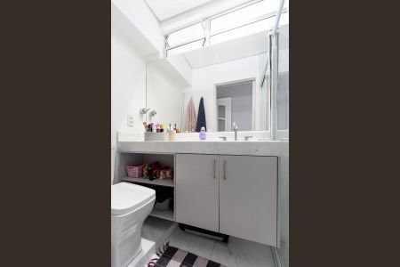 Apartamento à venda com 100m², 2 quartos e 1 vaga Apartamento à venda com 100m², 2 quartos e 1 vagaBanheiro da Suíte 2