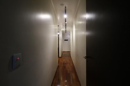 Apartamento à venda com 115m², 2 quartos e 2 vagasCorredor