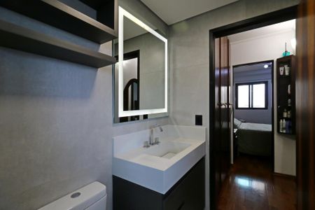 Apartamento à venda com 115m², 2 quartos e 2 vagasBanheiro da Suíte