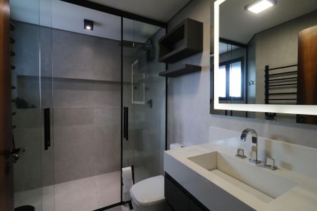 Apartamento à venda com 115m², 2 quartos e 2 vagasBanheiro da Suíte