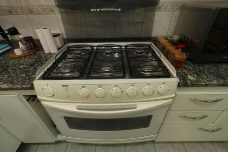 Apartamento à venda com 115m², 2 quartos e 2 vagasCozinha - Fogão Embutido