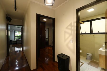 Apartamento à venda com 115m², 2 quartos e 2 vagasCorredor
