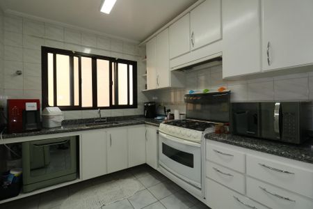 Apartamento à venda com 115m², 2 quartos e 2 vagasCozinha