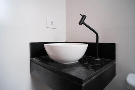 Casa à venda com 108m², 3 quartos e 2 vagasBanheiro