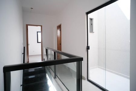 Casa à venda com 108m², 3 quartos e 2 vagasCorredor