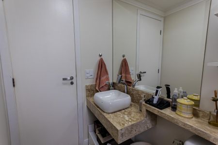 Apartamento à venda com 100m², 3 quartos e 2 vagas Apartamento à venda com 100m², 3 quartos e 2 vagasBanheiro da Suíte