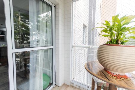 Apartamento à venda com 100m², 3 quartos e 2 vagas Apartamento à venda com 100m², 3 quartos e 2 vagasVaranda