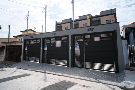 Casa à venda com 108m², 3 quartos e 2 vagasFachada