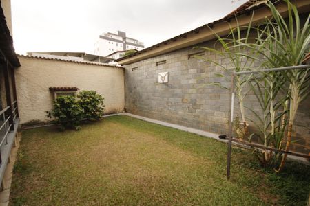 Casa à venda com 390m², 6 quartos e 2 vagasQuintal