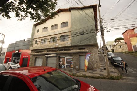 Casa à venda com 390m², 6 quartos e 2 vagasFachada